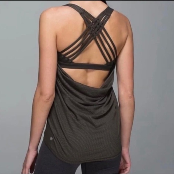 𝅺lululemon Yoga Flow Open Back Tank with Built in Bra 8 - Picture 3 of 3